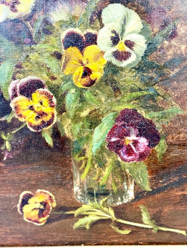 Peinture à l'huile du XIXe siècle représentant des pensées dans un vase en verre avec un cadre en bois doré