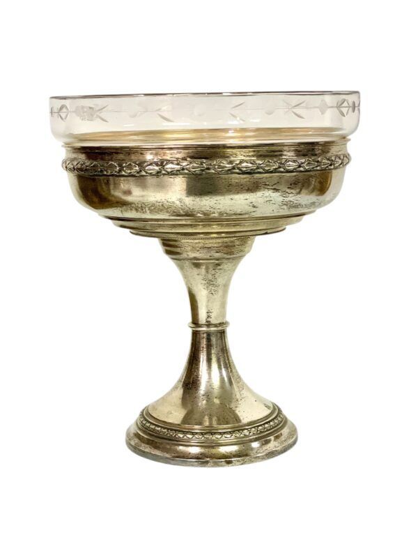 Coupe sur pied en cristal plaqué argent et gravé, vers 1880