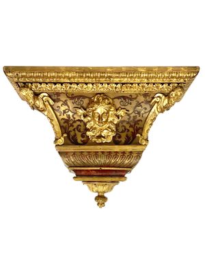 Console murale du XIXe siècle avec masque en bronze doré et satyres