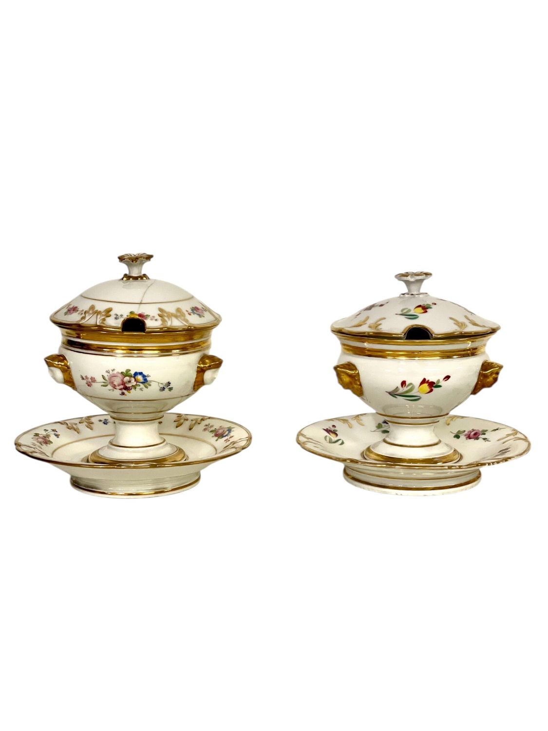 Paire de confiturier à couvercle et sous-assiettes fixes en porcelaine de Paris du XIXe siècle