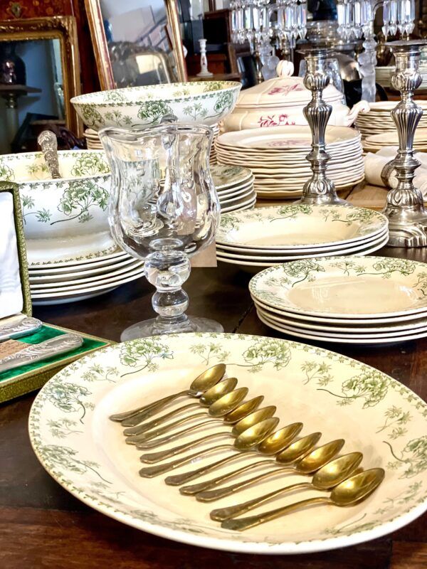 Service de table ancien français à motif floral vert Palmyre de Sarreguemines – 26 pièces