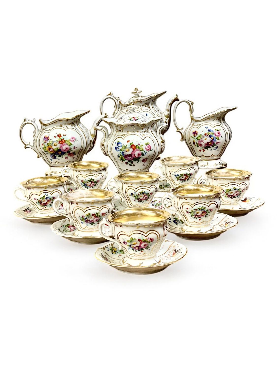Service à thé en porcelaine de Paris d'époque Restauration, peint à la main et doré
