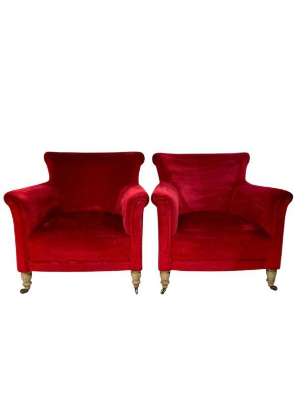 Paire de chaises bergères en velours cramoisi d'époque Napoléon III à roulettes