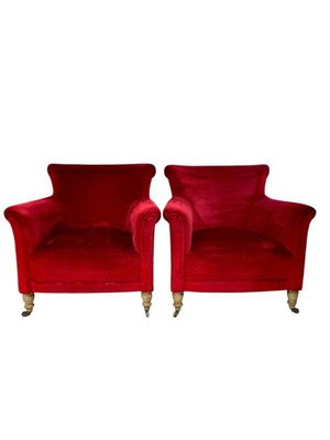 Paire de chaises bergères en velours cramoisi d'époque Napoléon III à roulettes