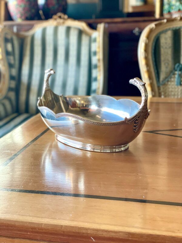 Panier en métal argenté du XIXe siècle avec anses en forme d'aigle