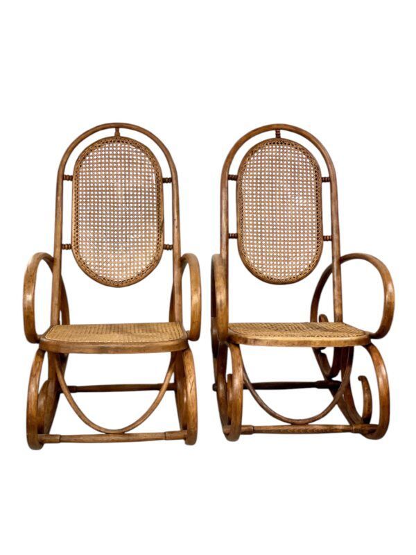 Rare paire de chaises à bascule en hêtre et rotin du XIXe siècle