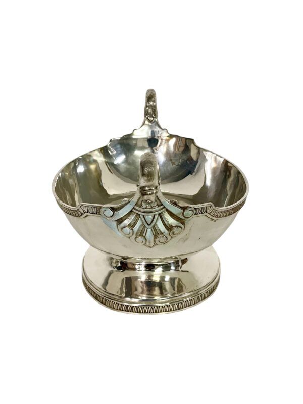 Panier gondole en métal argenté Empire du XIXe siècle avec anses en forme de cygne