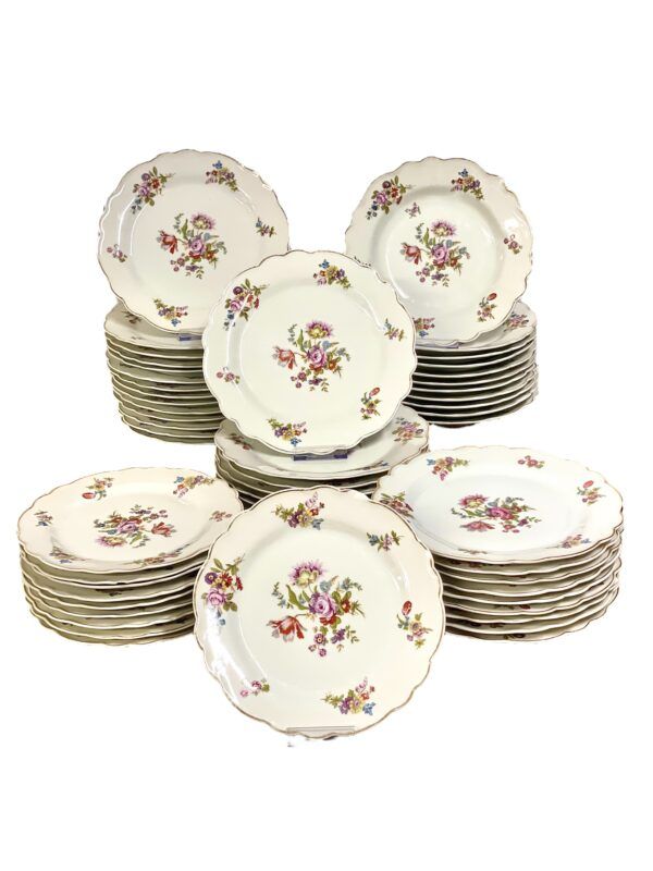 Service de table en porcelaine de Limoges du XXe siècle ULIM 63 pièces