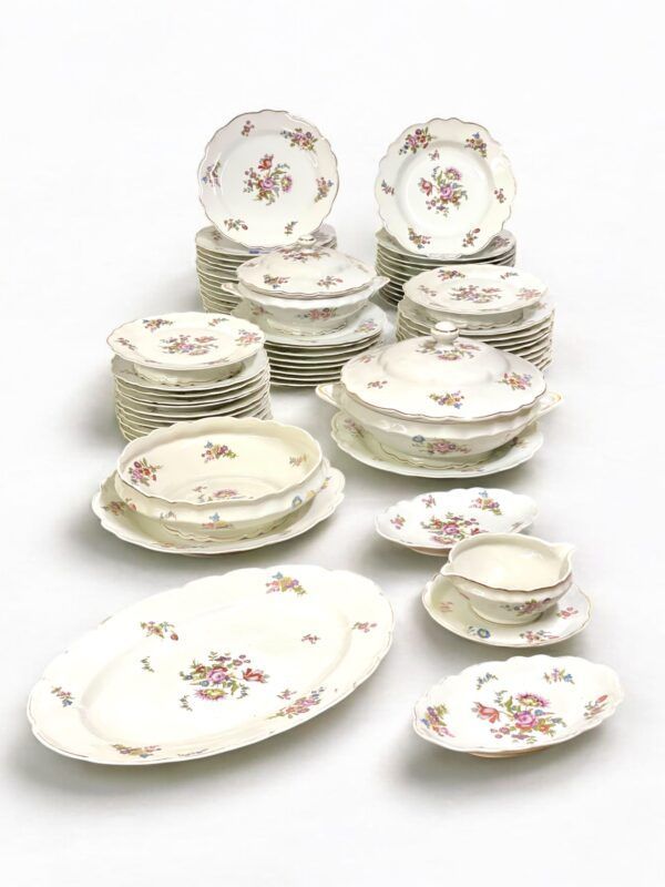 Service de table en porcelaine de Limoges du XXe siècle ULIM 63 pièces