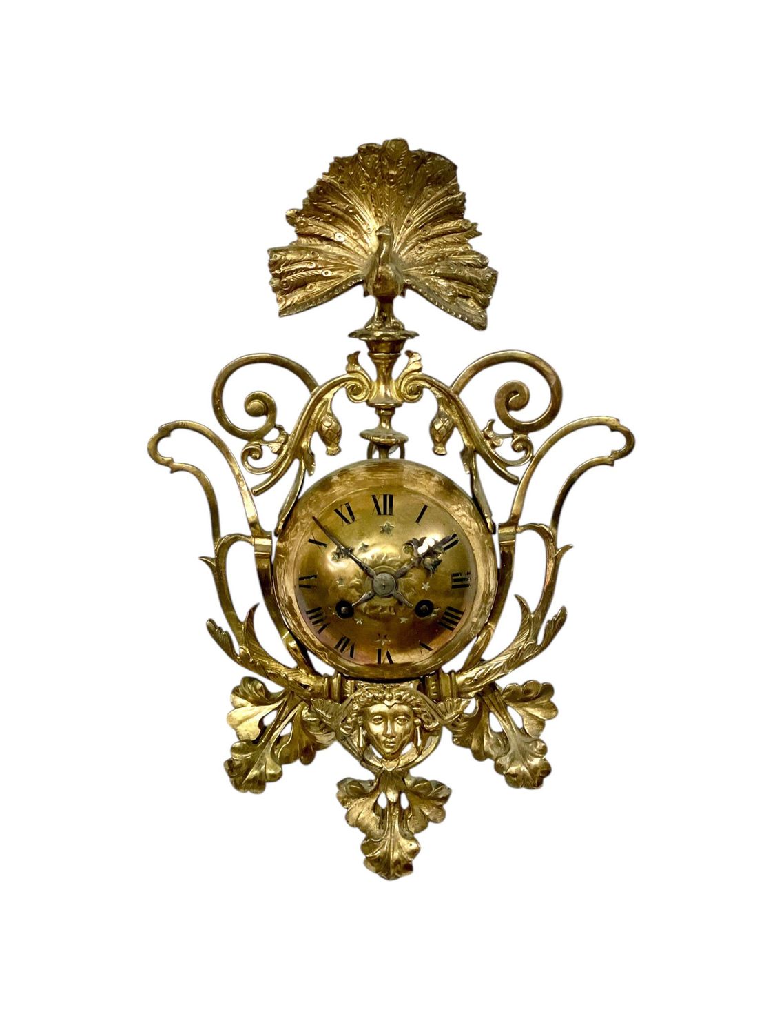 Horloge murale en bronze doré ornée à motif paon, vers 1900