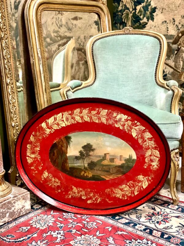 Grand plateau en tôle peinte à la main et dorée du XIXe siècle