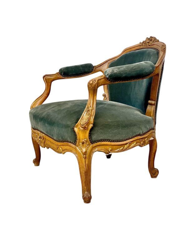 Fauteuil de salon du XIXe siècle en bois sculpté doré et velours