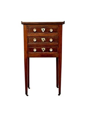 Petite Commode en Noyer du XVIIIe siècle