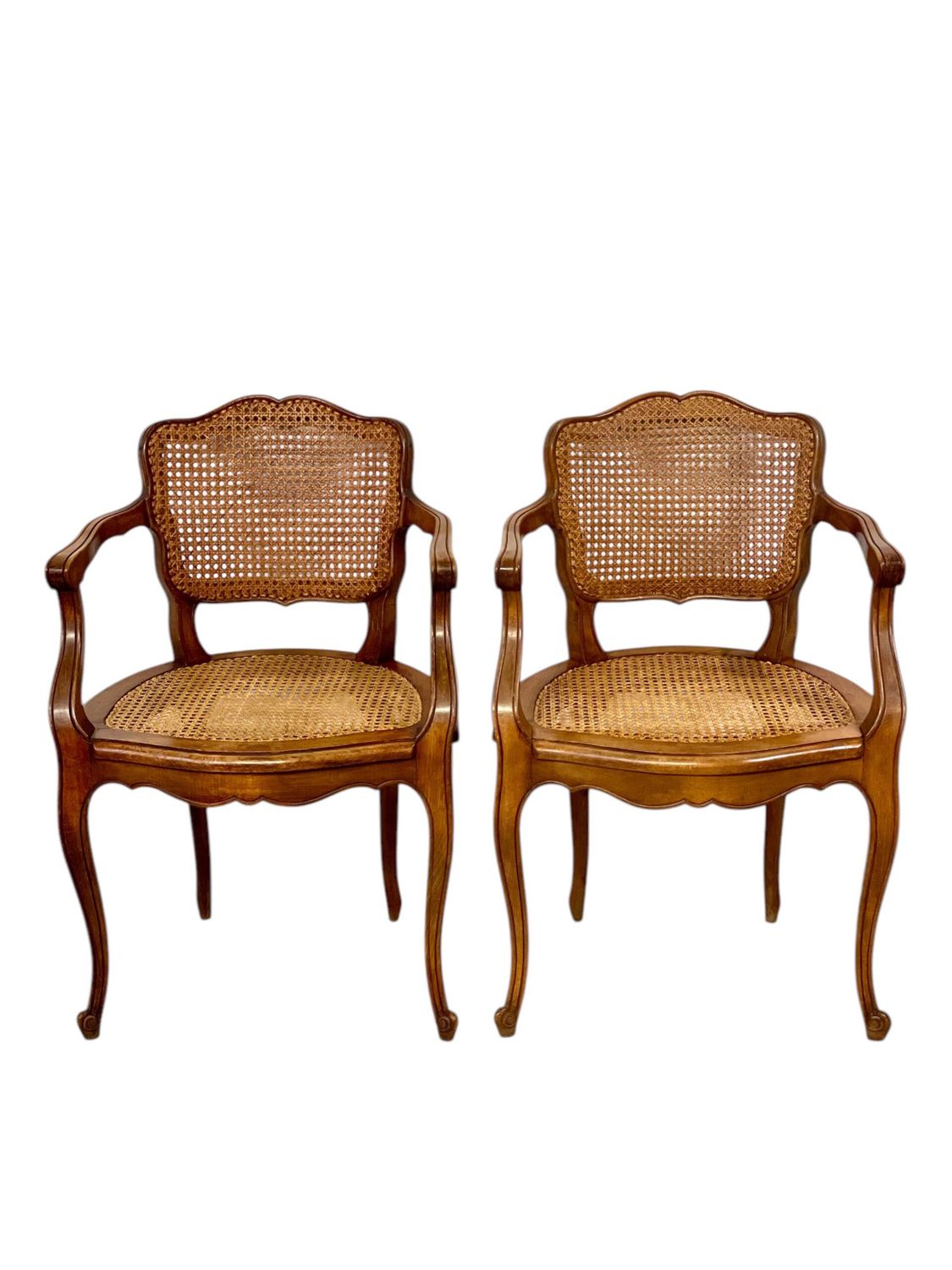 Paire de fauteuils cannés de style Louis XV du début du XXe siècle