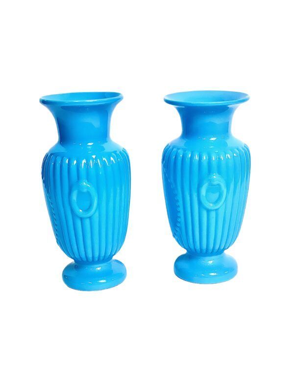 Paire de vases en opaline bleue. XIXe siècle