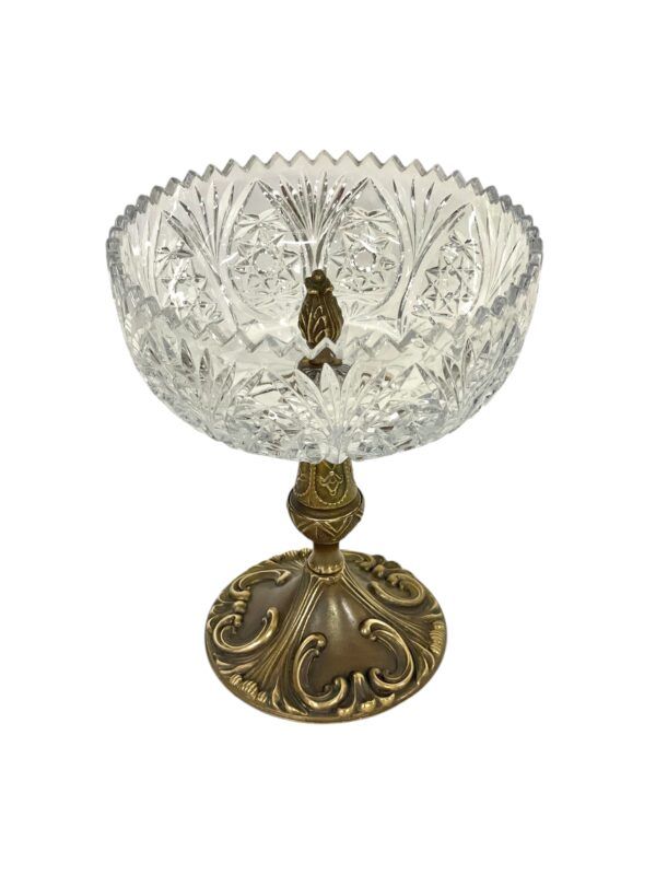 Coupe en cristal du XXe siècle sur un piédestal en laiton doré