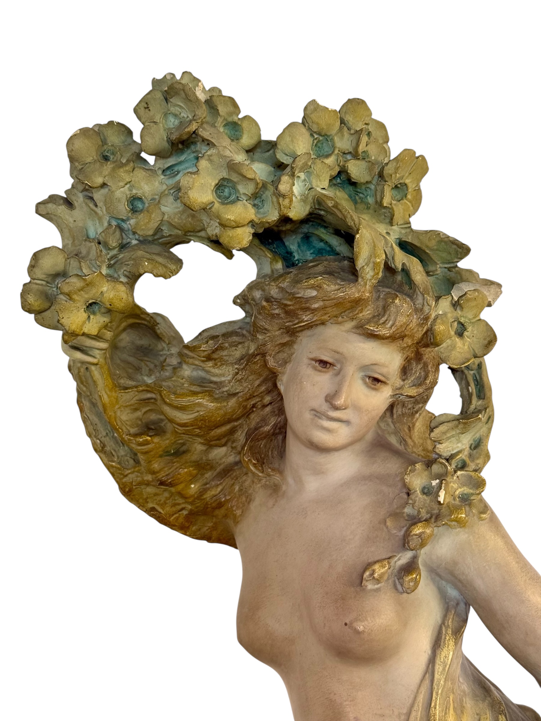 Grande Statue en Plâtre Polychrome Art nouveau d'un Nu Féminin, France vers 1900