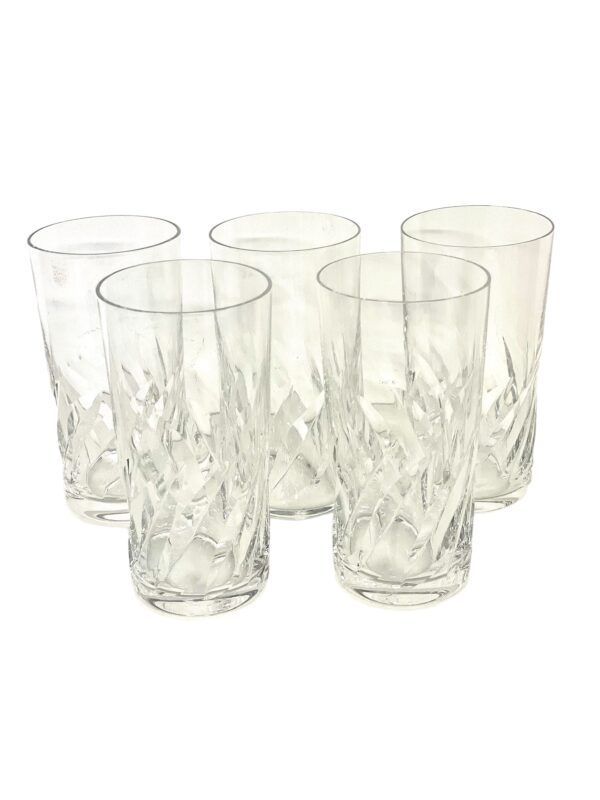 Ensemble de neuf verres à whisky dépareillés en cristal Saint Louis
