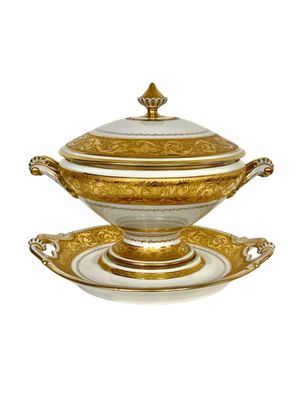 Grande soupière et plat en porcelaine dorée par Camille Le Tallec