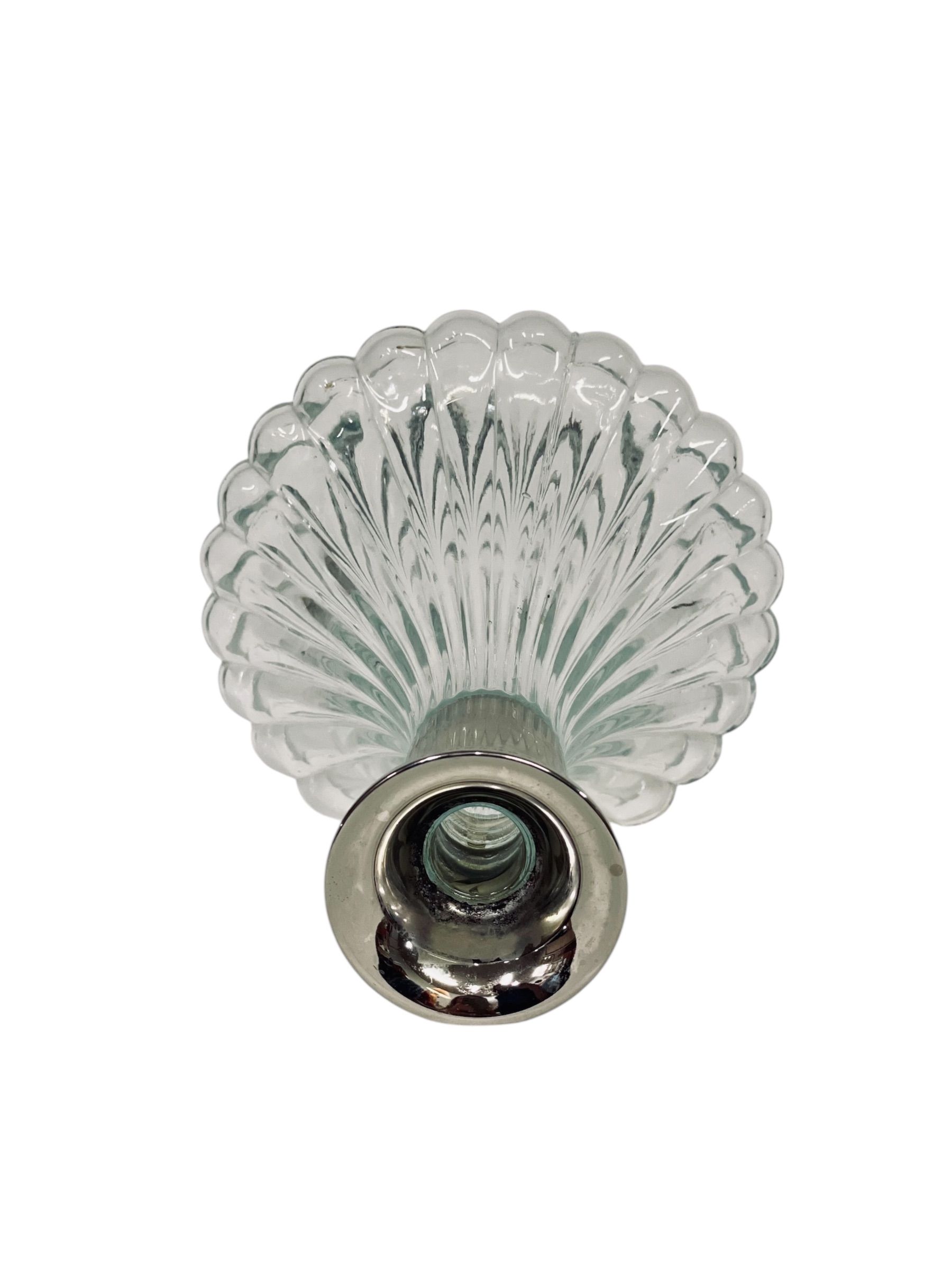 Grande carafe à couvercle en cristal et plaqué argent du XXe siècle