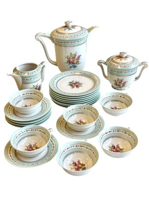 Service à thé et café en porcelaine de Limoges, Raynaud 23 pièces avec garniture dorée