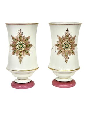 Paire de grands vases en opaline du XIXe siècle
