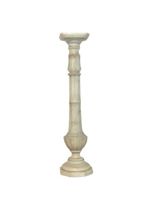Piédestal de colonne antique en albâtre avec motifs sculptés