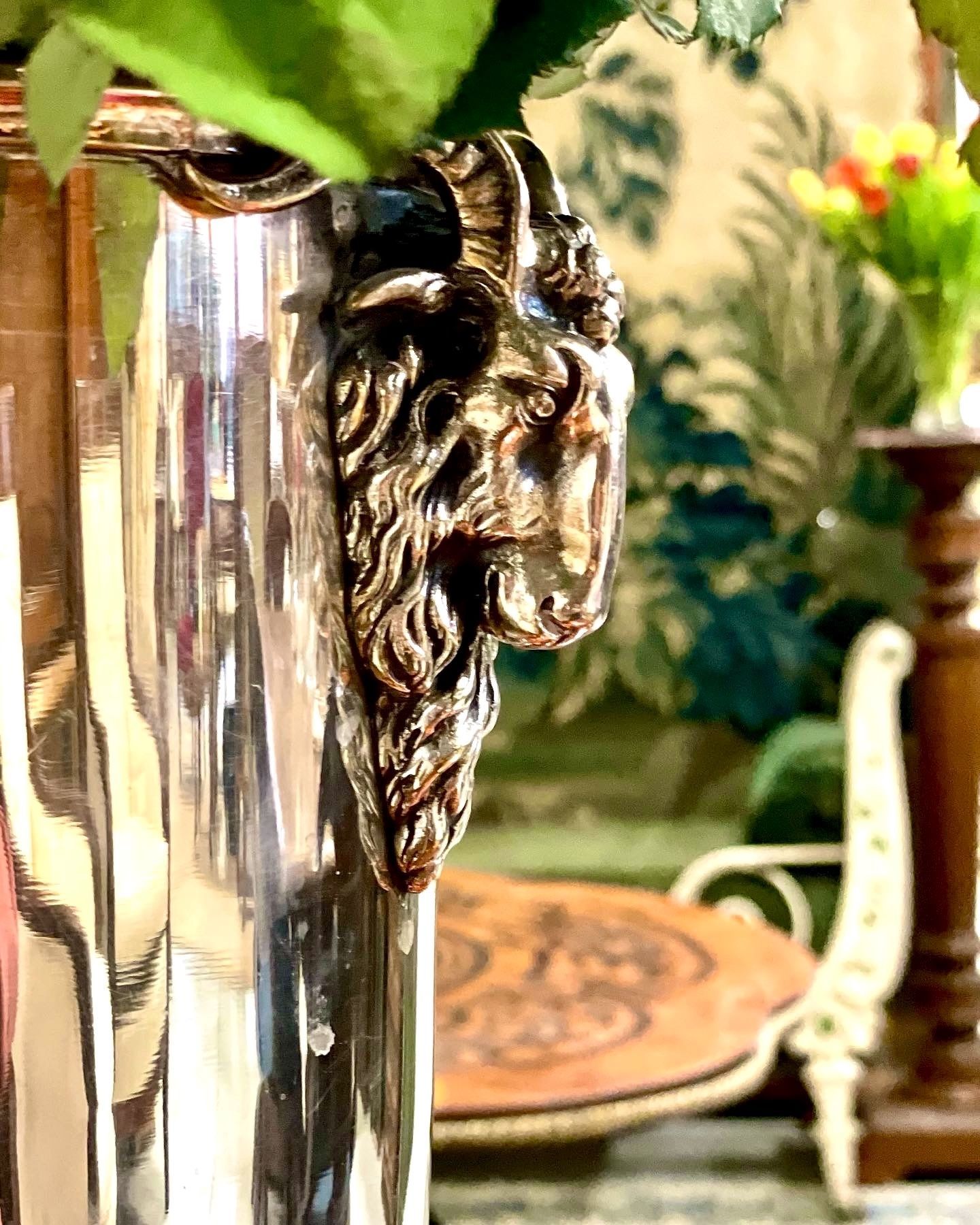 Rare seau à champagne avec anses en forme de tête de bélier, orfèvre Plasait à Paris