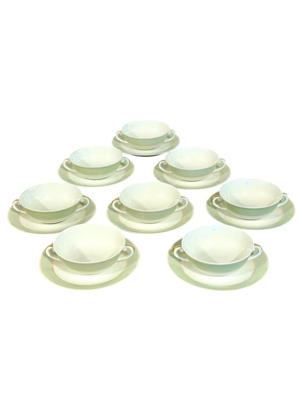 8 Bouillons en porcelaine de Limoges par A. Vignaud avec accents or et céladon