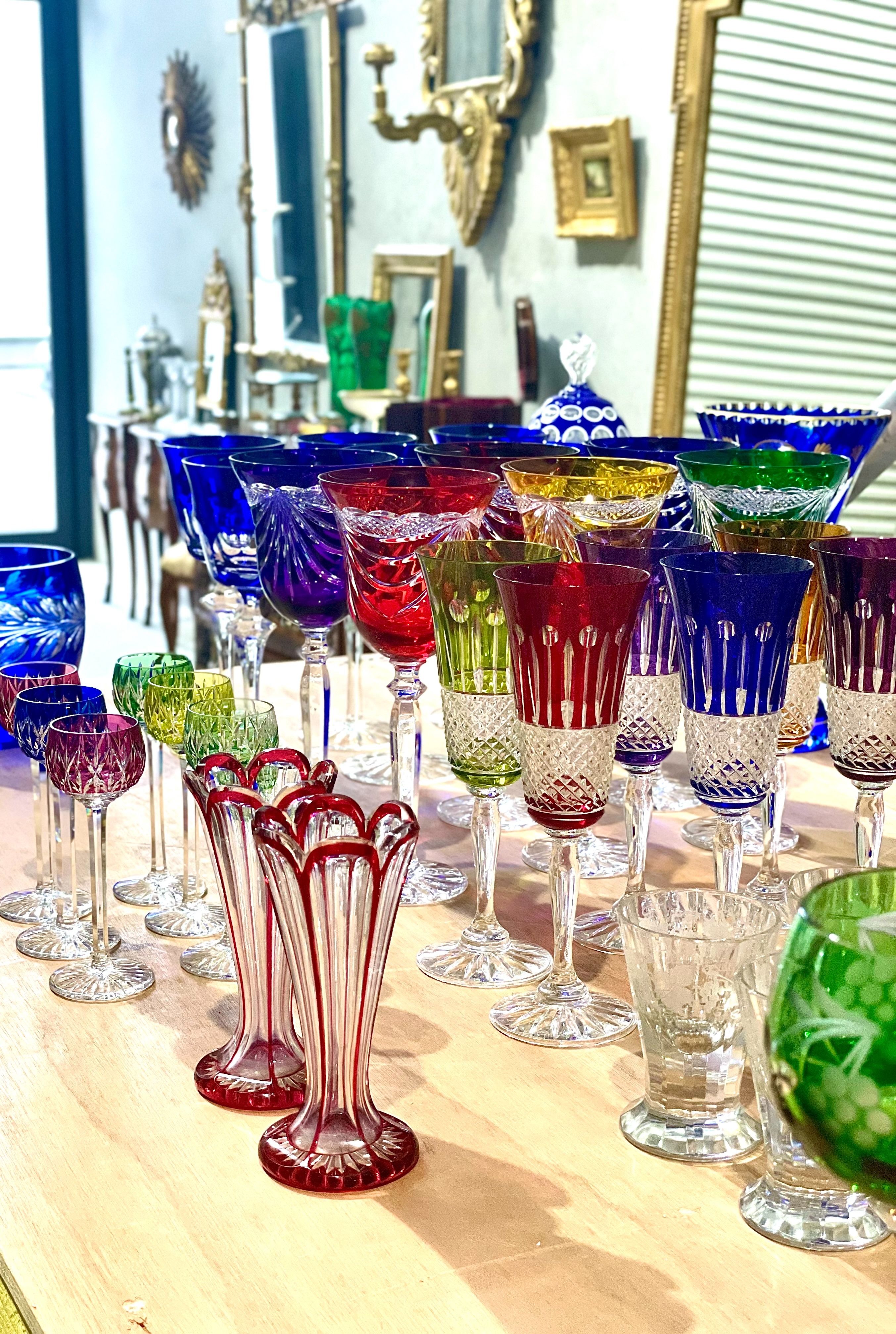 Paire de petits vases en cristal rouge rubis, XIXe siècle