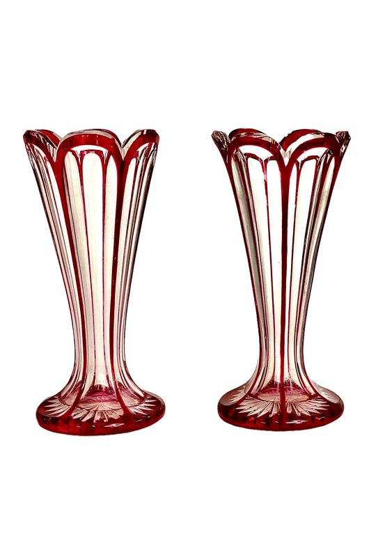 Paire de petits vases en cristal rouge rubis, XIXe siècle
