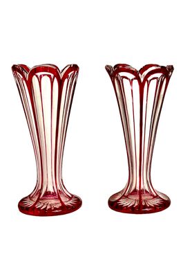 Paire de petits vases en cristal rouge rubis, XIXe siècle