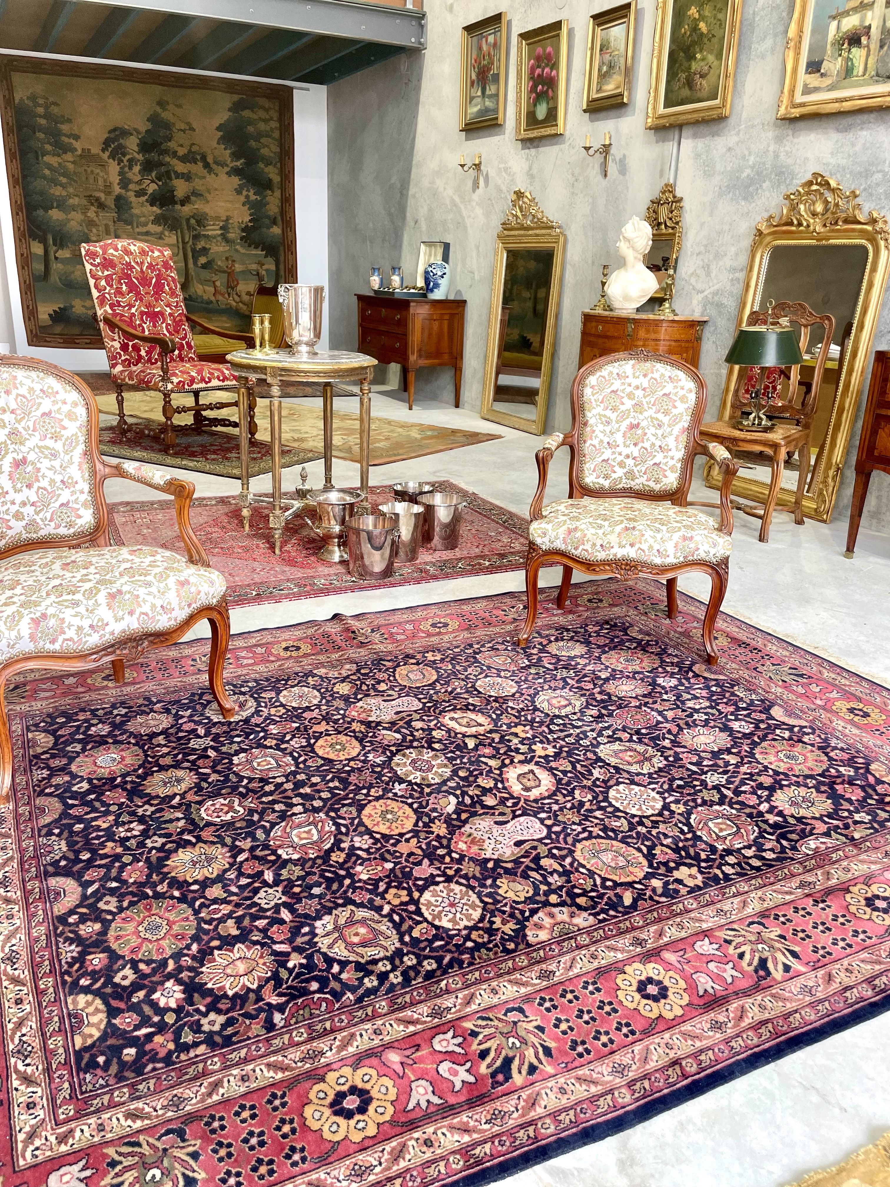 Grand tapis persan tissé à la main, bleu nuit avec motif médaillon floral