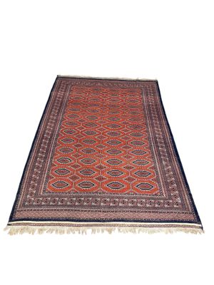 Tapis persan tissé à la main du XIXe siècle en laine rouge et bleu marine