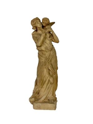 Statuette en terre cuite d'une déesse et d'un chérubin ailé