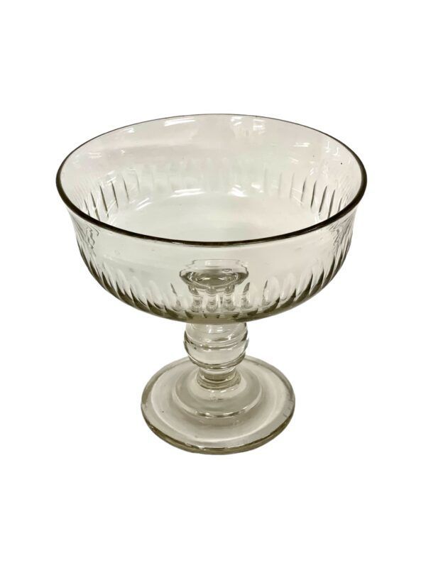 Coupe sur piédestal en cristal lourd