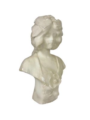 Petit buste en albâtre d'une jeune femme