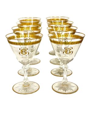 Ensemble de huit verres anciens en cristal doré de style Saint-Louis
