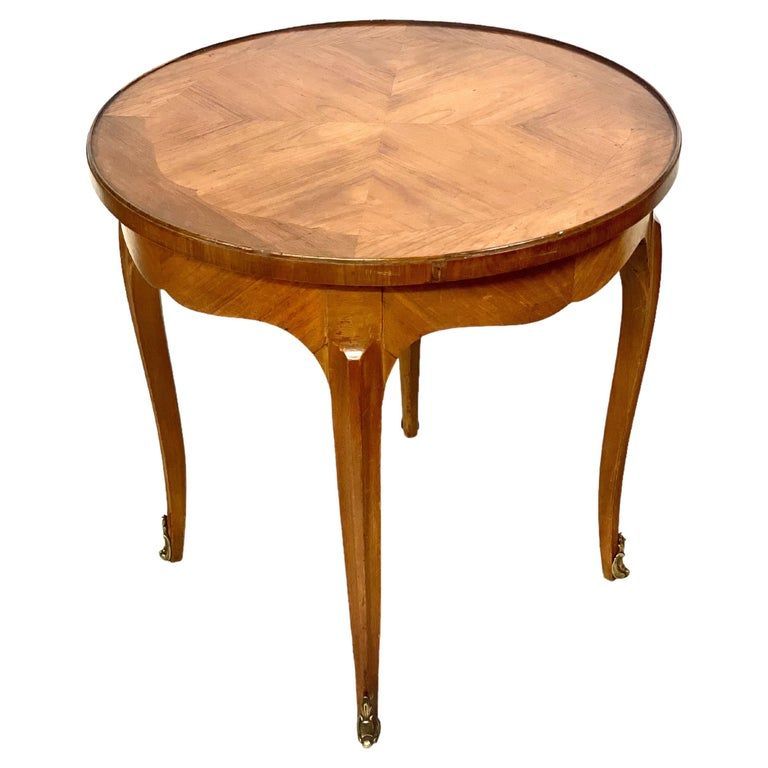 Table basse française en noyer de style Louis XV, XXe siècle