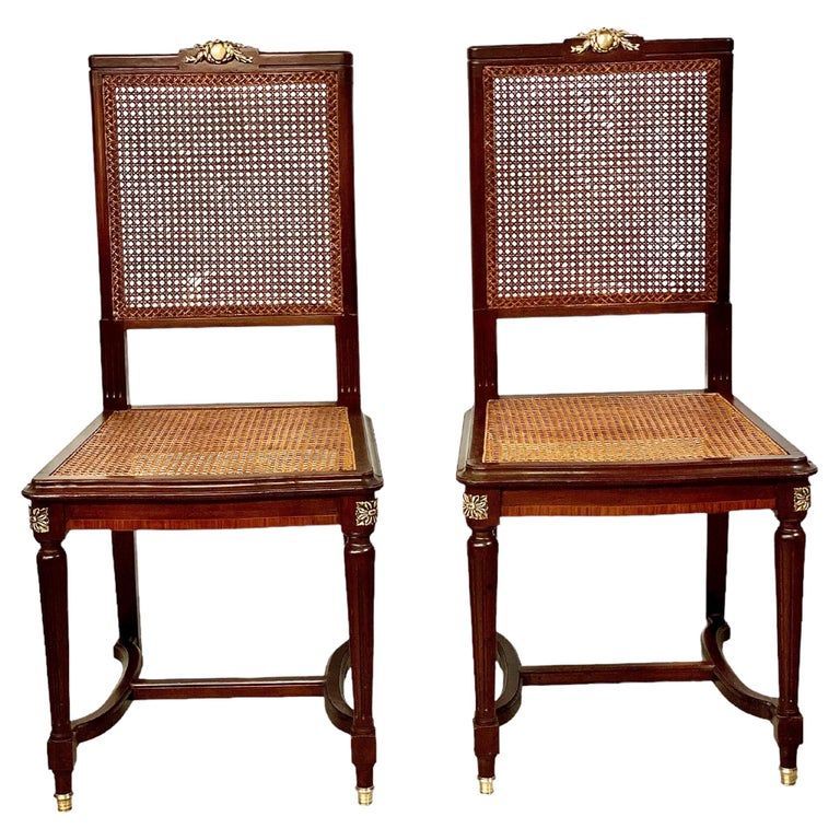 Paire de chaises cannées de style Louis XVI, France XIXe siècle