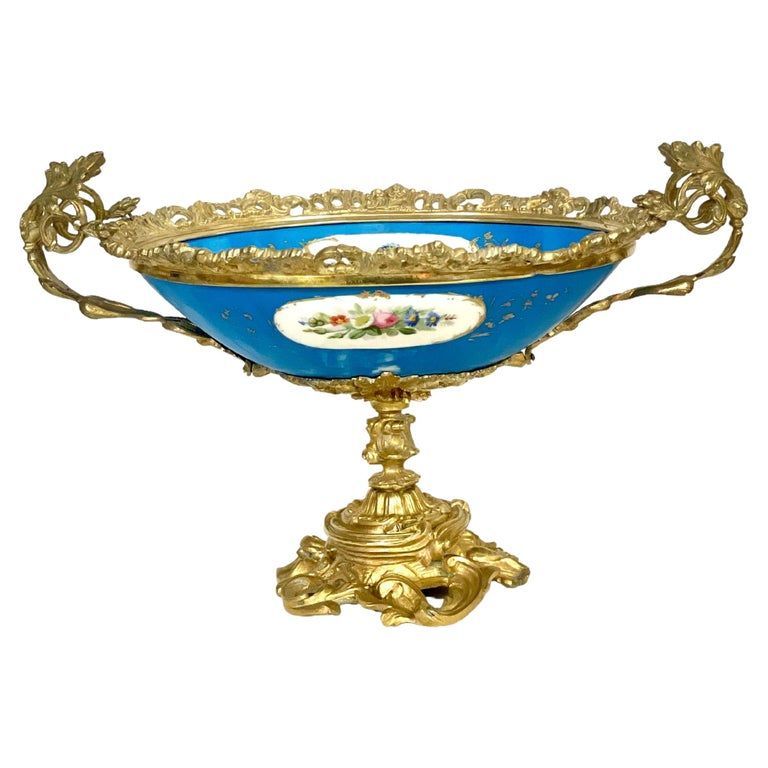 Centre de Table en porcelaine et bronze de style Napoléon III, Sèvres, XIXe siècle