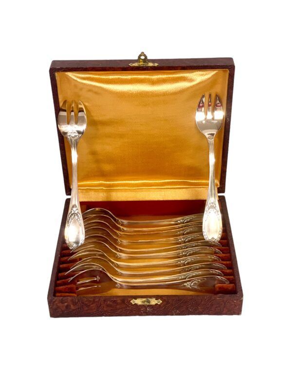Set of 12 Ercuis Oyster Forks in Original Presentation Case