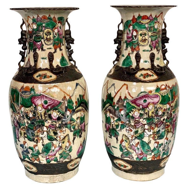 Paire de grands vases chinois anciens