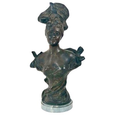 Buste français antique en bronze patiné représentant une femme élégante