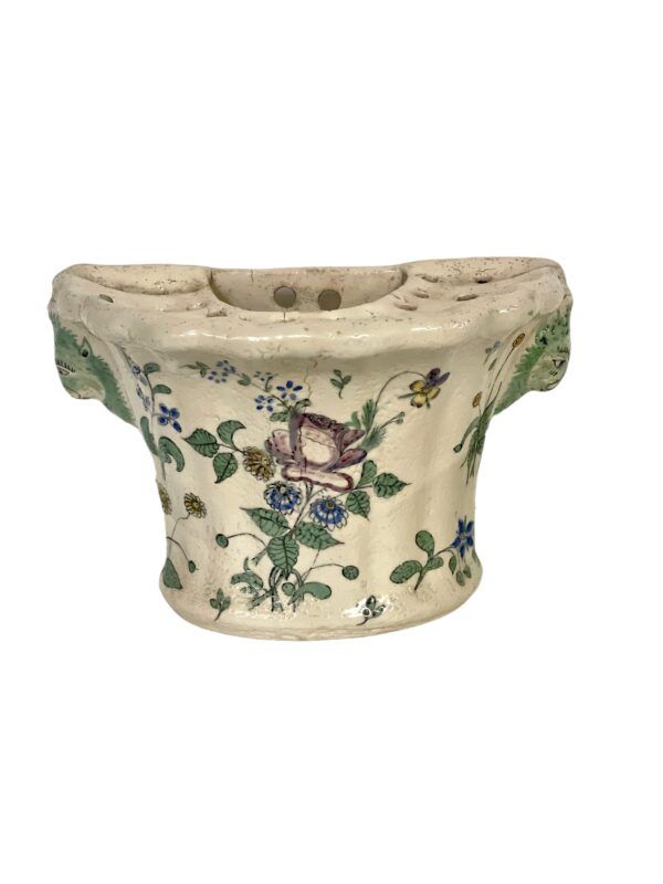 Paire de bouquetières en terre cuite du XVIIIe siècle, ou vases à fleurs