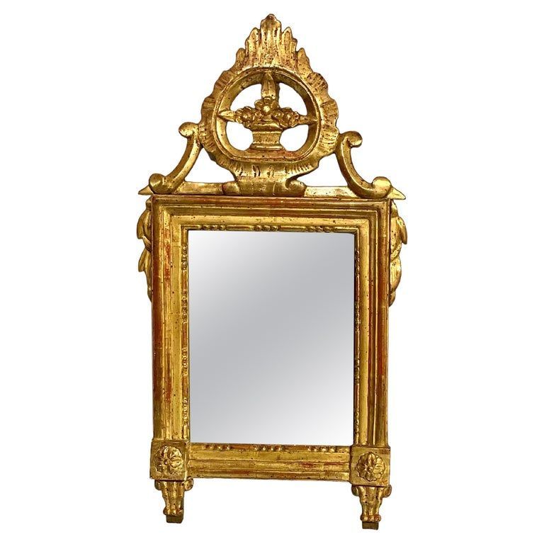Miroir français en bois doré de la période Louis XVI, XVIIIe siècle