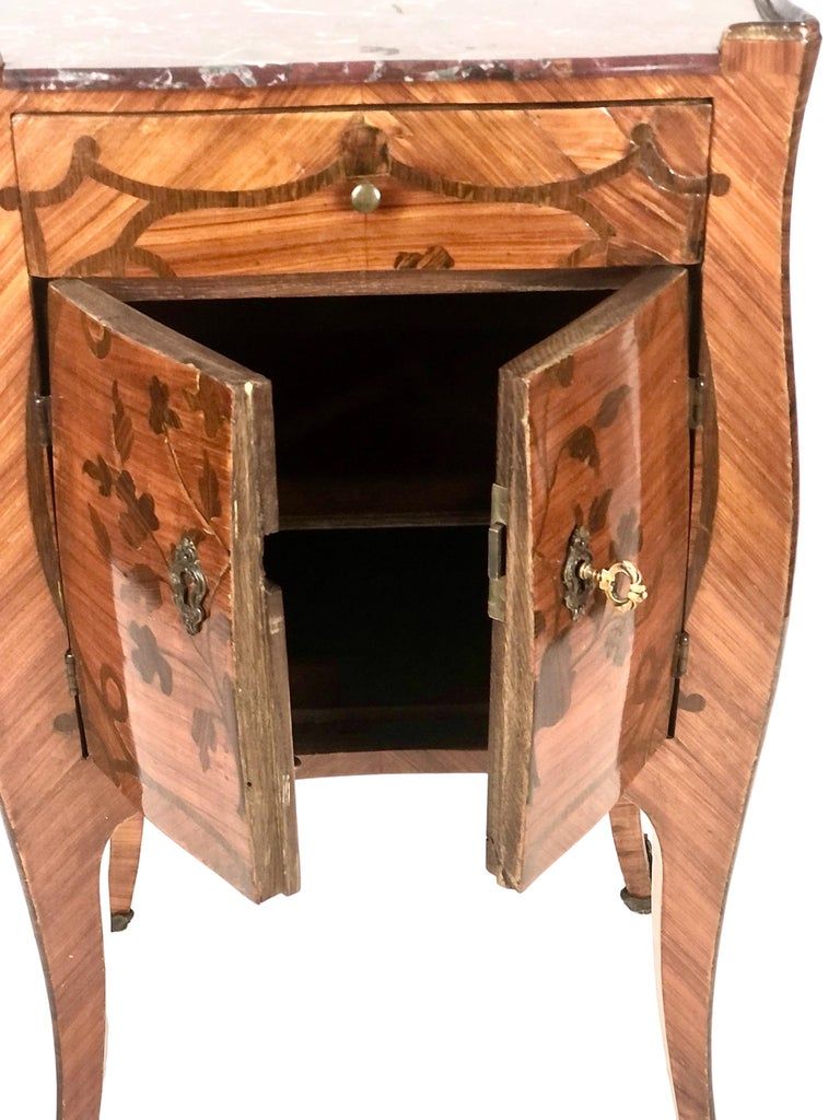 Petite commode française de style Louis XV, années 1900