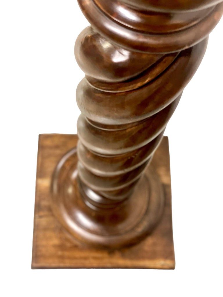 Colonne à piédestal en bois tourné du XIXe siècle