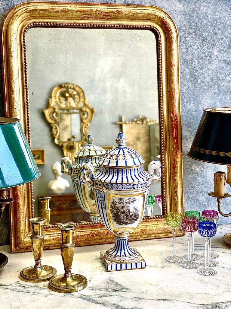 Paire de bougeoirs en bronze de style Empire français