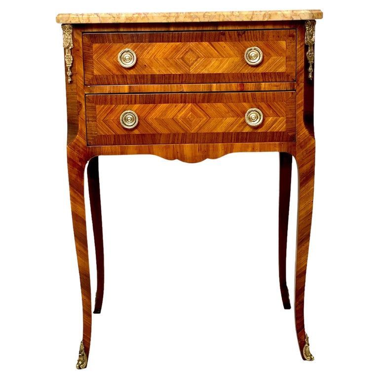 Petite commode française de style transition du XIXe siècle avec plateau en marbre